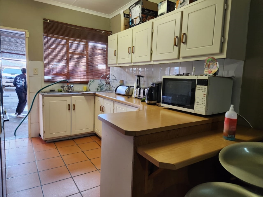 2 Bedroom Property for Sale in Rustenburg Central North West